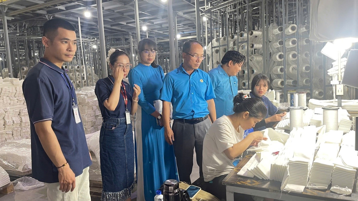 Bình Phước: Sôi nổi lễ khởi động tháng công nhân 2025- Ảnh 6. Bình Phước: Sôi nổi lễ khởi động tháng công nhân 2025- Ảnh 6.