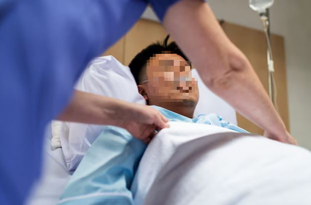 Vợ bỏ đi khi chồng bệnh nặng, chồng vừa qua đời liền có hành động gây phẫn nộ- Ảnh 1.