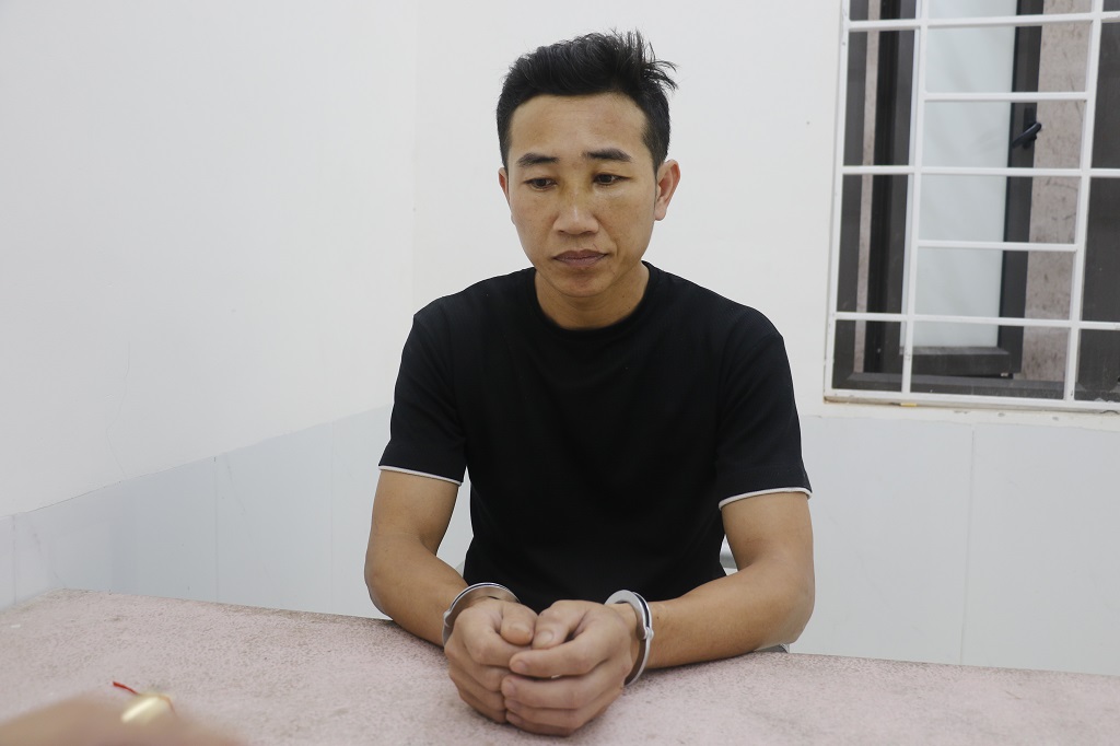Hé lộ nguyên nhân khiến nam phụ huynh tấn công cô giáo, kéo ra giữa mưa- Ảnh 2. Hé lộ nguyên nhân khiến nam phụ huynh tấn công cô giáo, kéo ra giữa mưa- Ảnh 2.