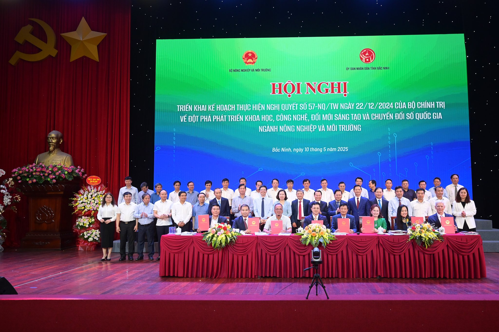 Còn "nhiều việc phải làm" để phát triển KHCN trong nông nghiệp và môi trường- Ảnh 4. Còn "nhiều việc phải làm" để phát triển KHCN trong nông nghiệp và môi trường- Ảnh 4.