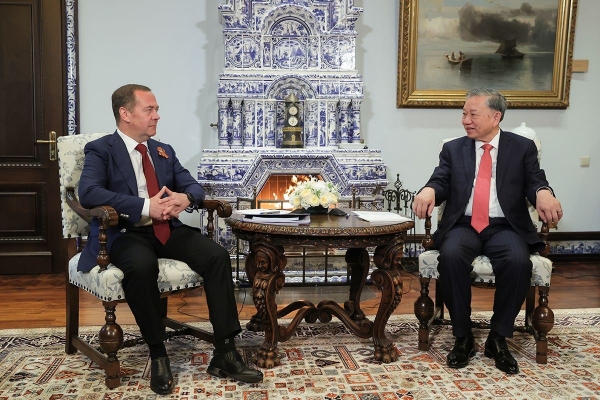 Tổng Bí thư Tô Lâm hội kiến Phó Chủ tịch Hội đồng An ninh Liên bang Nga Dmitry Medvedev- Ảnh 1. Tổng Bí thư Tô Lâm hội kiến Phó Chủ tịch Hội đồng An ninh Liên bang Nga Dmitry Medvedev- Ảnh 1.