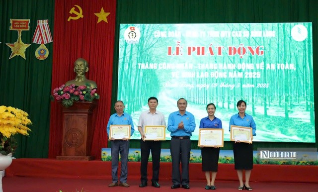 Cao su Bình Long chi hơn 1, 5 tỷ đồng cho hoạt động trong Tháng công nhân năm 2025- Ảnh 3. Cao su Bình Long chi hơn 1, 5 tỷ đồng cho hoạt động trong Tháng công nhân năm 2025- Ảnh 3.