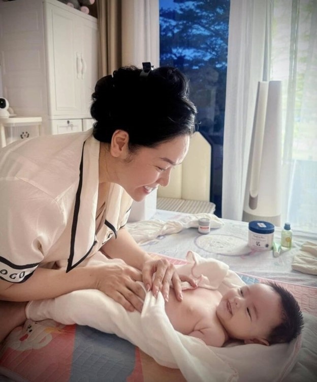 Hé lộ cuộc sống mẹ bỉm sữa của Nhật Kim Anh ở tuổi 40- Ảnh 3. Hé lộ cuộc sống mẹ bỉm sữa của Nhật Kim Anh ở tuổi 40- Ảnh 3.