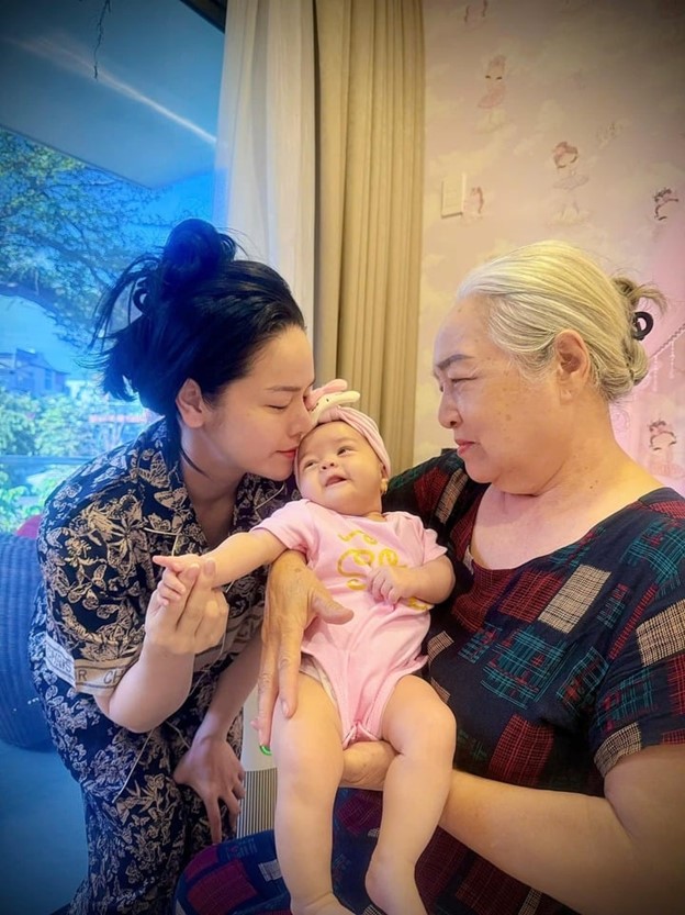 Hé lộ cuộc sống mẹ bỉm sữa của Nhật Kim Anh ở tuổi 40- Ảnh 6. Hé lộ cuộc sống mẹ bỉm sữa của Nhật Kim Anh ở tuổi 40- Ảnh 6.