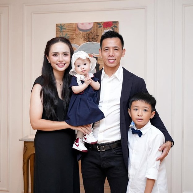 Tiểu thư Hà thành sau 10 năm làm vợ cầu thủ tài năng- Ảnh 9. Tiểu thư Hà thành sau 10 năm làm vợ cầu thủ tài năng- Ảnh 9.