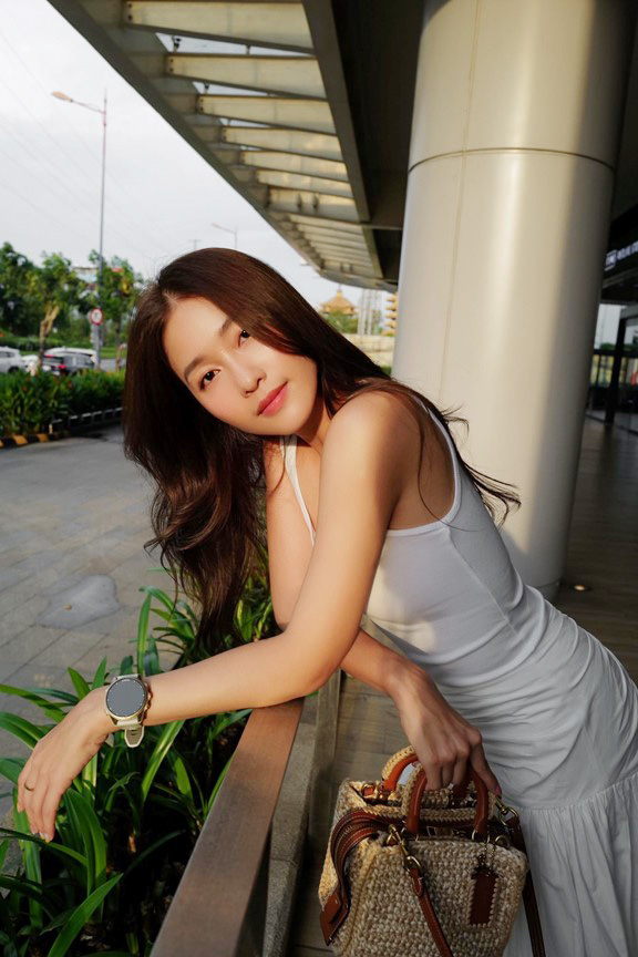 Diễn viên Khả Ngân bất ngờ "ẩn ý" chuyện sẽ lên xe hoa?- Ảnh 9. Diễn viên Khả Ngân bất ngờ "ẩn ý" chuyện sẽ lên xe hoa?- Ảnh 9.