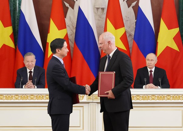 Tổng thống Putin và Tổng Bí thư Tô Lâm chứng kiến hợp tác của VNVC và Quỹ Đầu tư Nga về vắc-xin công nghệ mới- Ảnh 1. Tổng thống Putin và Tổng Bí thư Tô Lâm chứng kiến hợp tác của VNVC và Quỹ Đầu tư Nga về vắc-xin công nghệ mới- Ảnh 1.