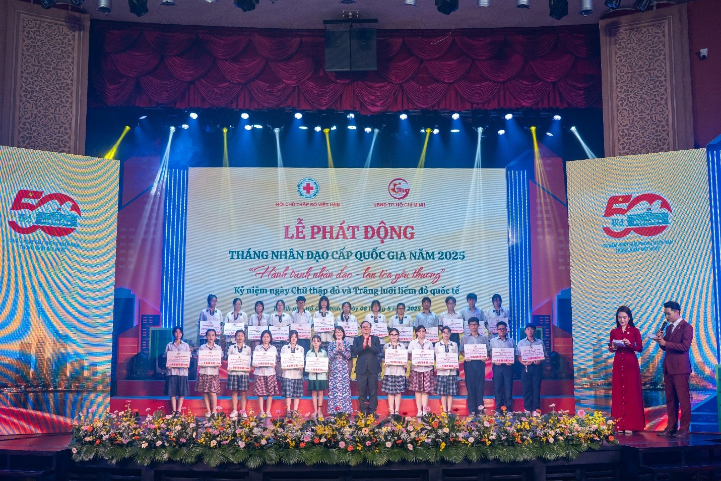 Tháng Nhân đạo 2025: Cùng chung tay chăm lo cho những người có hoàn cảnh khó khăn- Ảnh 2. Tháng Nhân đạo 2025: Cùng chung tay chăm lo cho những người có hoàn cảnh khó khăn- Ảnh 2.