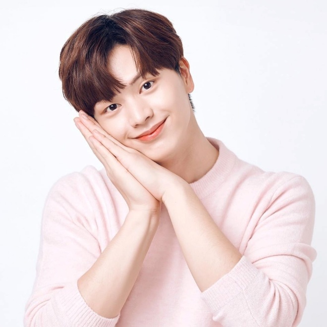 Thiếu gia sinh ra đã "ngậm thìa kim cương" vào showbiz vì lý do lạ đời- Ảnh 2. Thiếu gia sinh ra đã "ngậm thìa kim cương" vào showbiz vì lý do lạ đời- Ảnh 2.