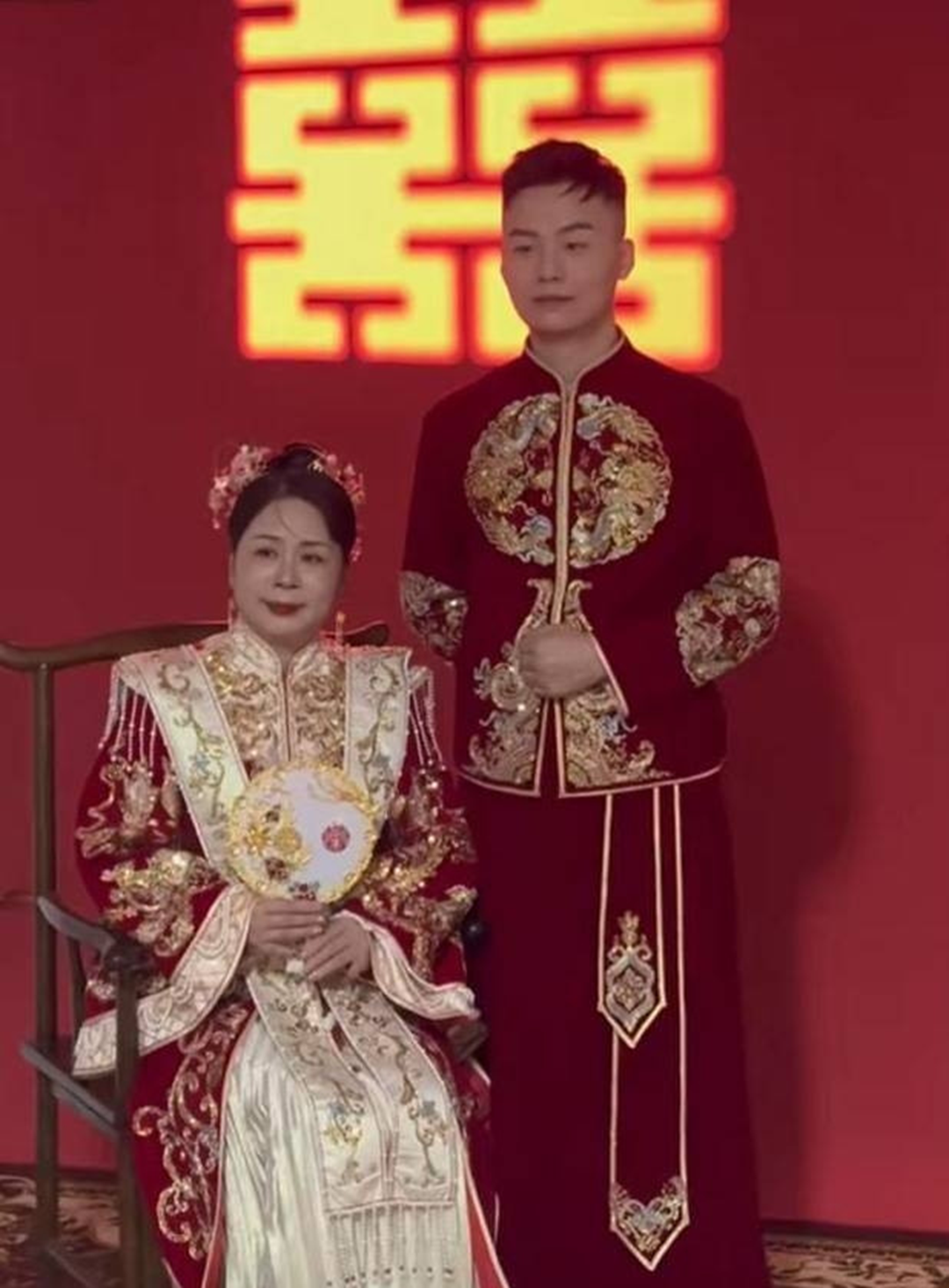 Chàng trai 20 tuổi lấy vợ già bằng tuổi mẹ mình, sau đám cưới cái kết thật "ngỡ ngàng"- Ảnh 2.