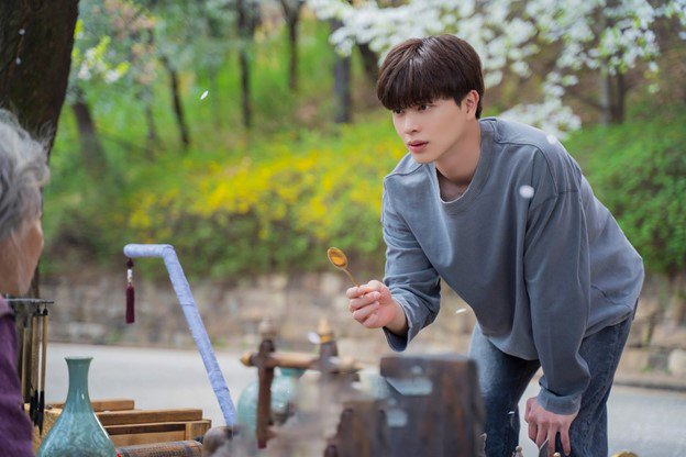 Thiếu gia sinh ra đã "ngậm thìa kim cương" vào showbiz vì lý do lạ đời- Ảnh 3. Thiếu gia sinh ra đã "ngậm thìa kim cương" vào showbiz vì lý do lạ đời- Ảnh 3.
