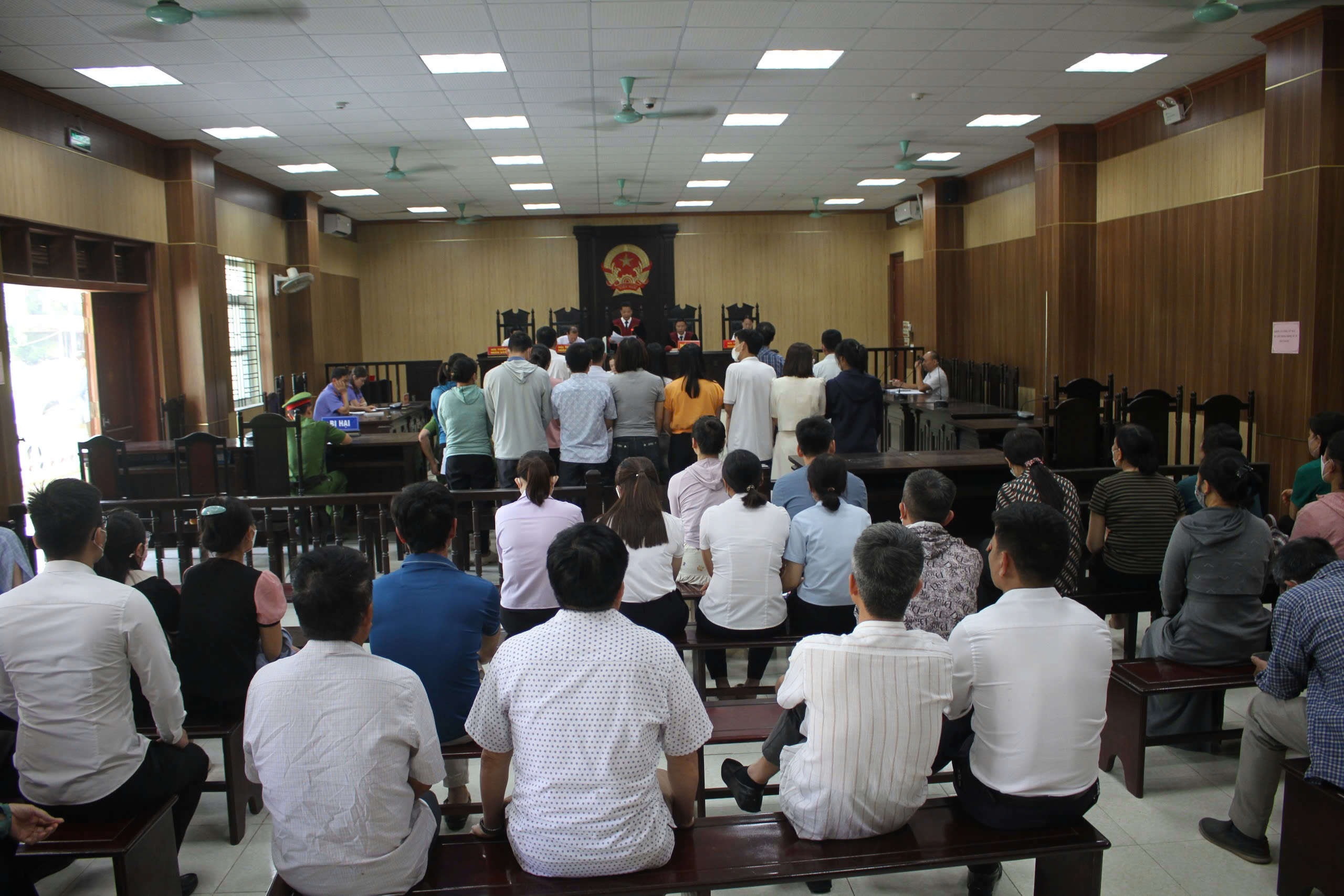 Giám đốc văn phòng đăng ký đất đai và 43 thuộc cấp ở Thanh Hóa lĩnh án- Ảnh 3. Giám đốc văn phòng đăng ký đất đai và 43 thuộc cấp ở Thanh Hóa lĩnh án- Ảnh 3.
