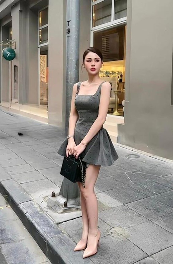 Sắc vóc đời thực của mỹ nhân đang gây tranh cãi trong "Cha tôi, người ở lại"- Ảnh 9. Sắc vóc đời thực của mỹ nhân đang gây tranh cãi trong "Cha tôi, người ở lại"- Ảnh 9.