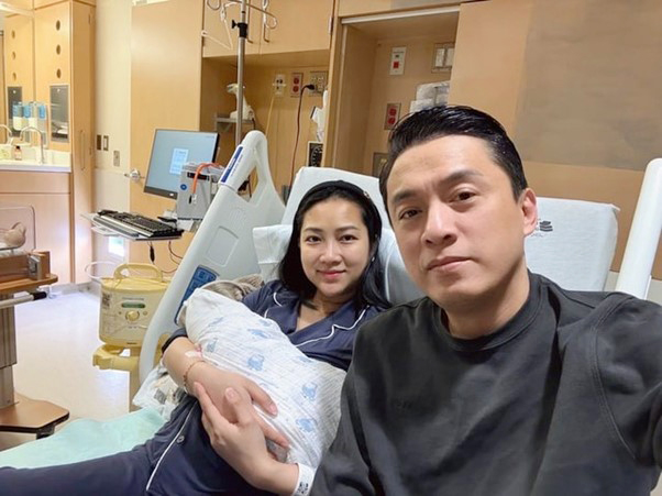 Lên chức ở tuổi 51, "anh hai" Lam Trường hạnh phúc viên mãn bên vợ trẻ- Ảnh 5. Lên chức ở tuổi 51, "anh hai" Lam Trường hạnh phúc viên mãn bên vợ trẻ- Ảnh 5.
