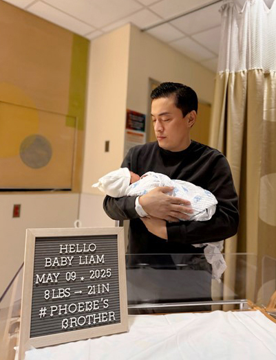 Lên chức ở tuổi 51, "anh hai" Lam Trường hạnh phúc viên mãn bên vợ trẻ- Ảnh 7. Lên chức ở tuổi 51, "anh hai" Lam Trường hạnh phúc viên mãn bên vợ trẻ- Ảnh 7.