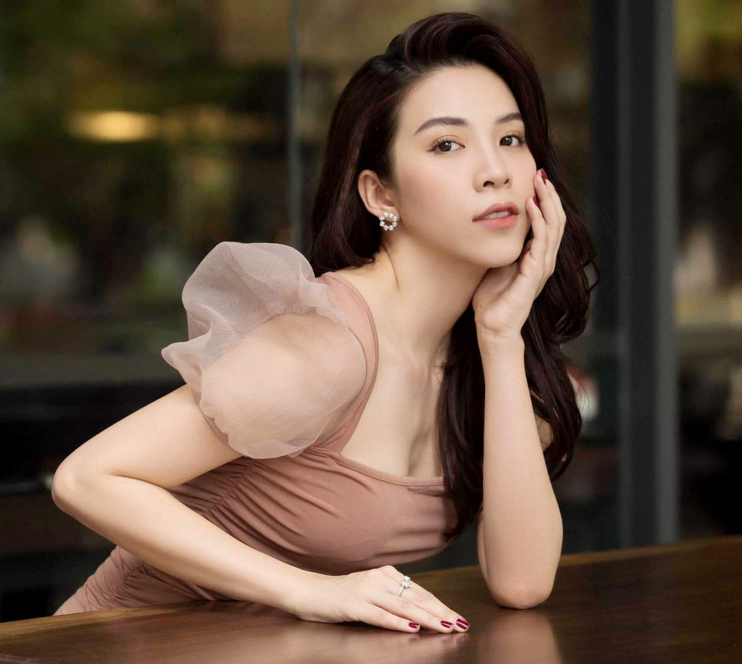 "Chị gái xấu nhất phim Việt": Nhan sắc thăng hạng ngoạn mục sau 5 năm- Ảnh 8. "Chị gái xấu nhất phim Việt": Nhan sắc thăng hạng ngoạn mục sau 5 năm- Ảnh 8.
