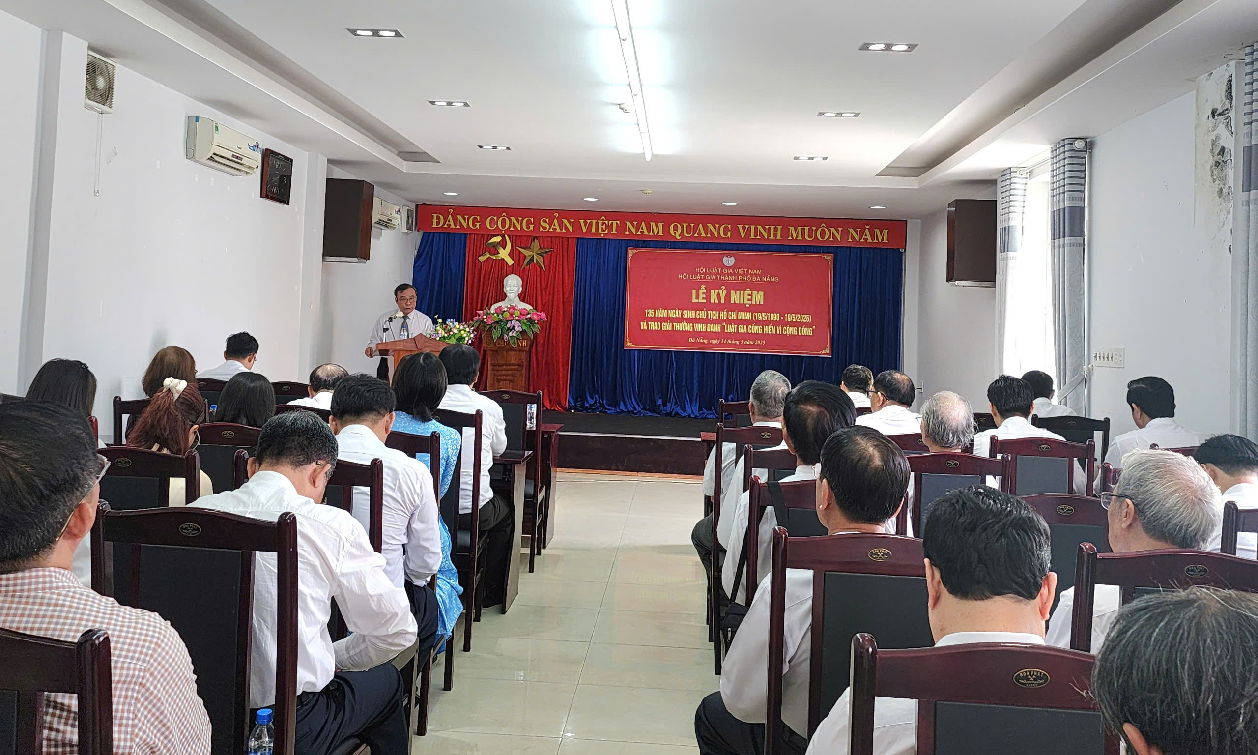 Hội Luật gia Đà Nẵng tổ chức kỷ niệm 135 năm ngày sinh Chủ tịch Hồ Chí Minh- Ảnh 2. Hội Luật gia Đà Nẵng tổ chức kỷ niệm 135 năm ngày sinh Chủ tịch Hồ Chí Minh- Ảnh 2.