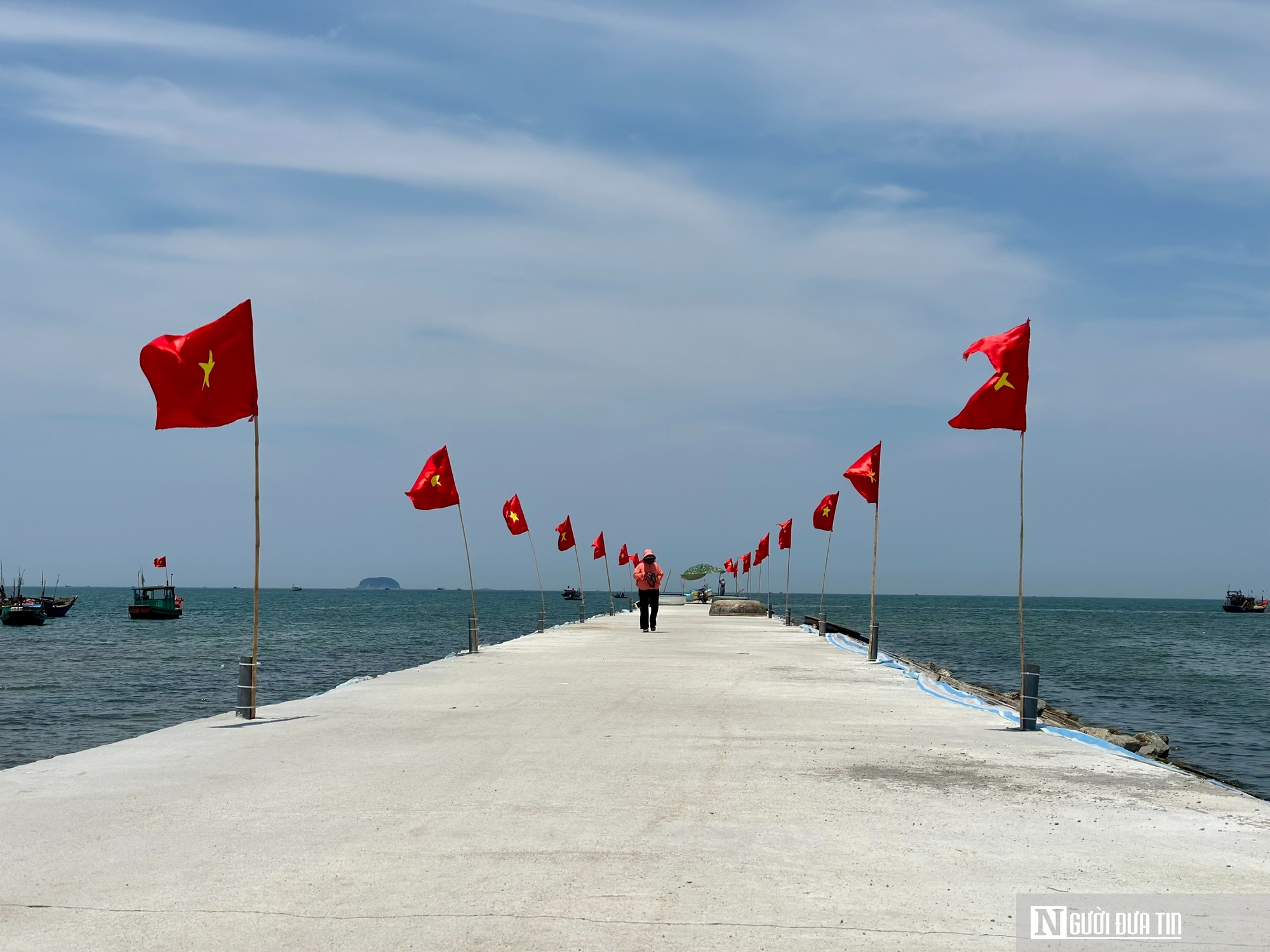 Cảng cá hiện đại bậc nhất miền Trung - đòn bẩy phát triển kinh tế biển tại Hà Tĩnh- Ảnh 4. Cảng cá hiện đại bậc nhất miền Trung - đòn bẩy phát triển kinh tế biển tại Hà Tĩnh- Ảnh 4.