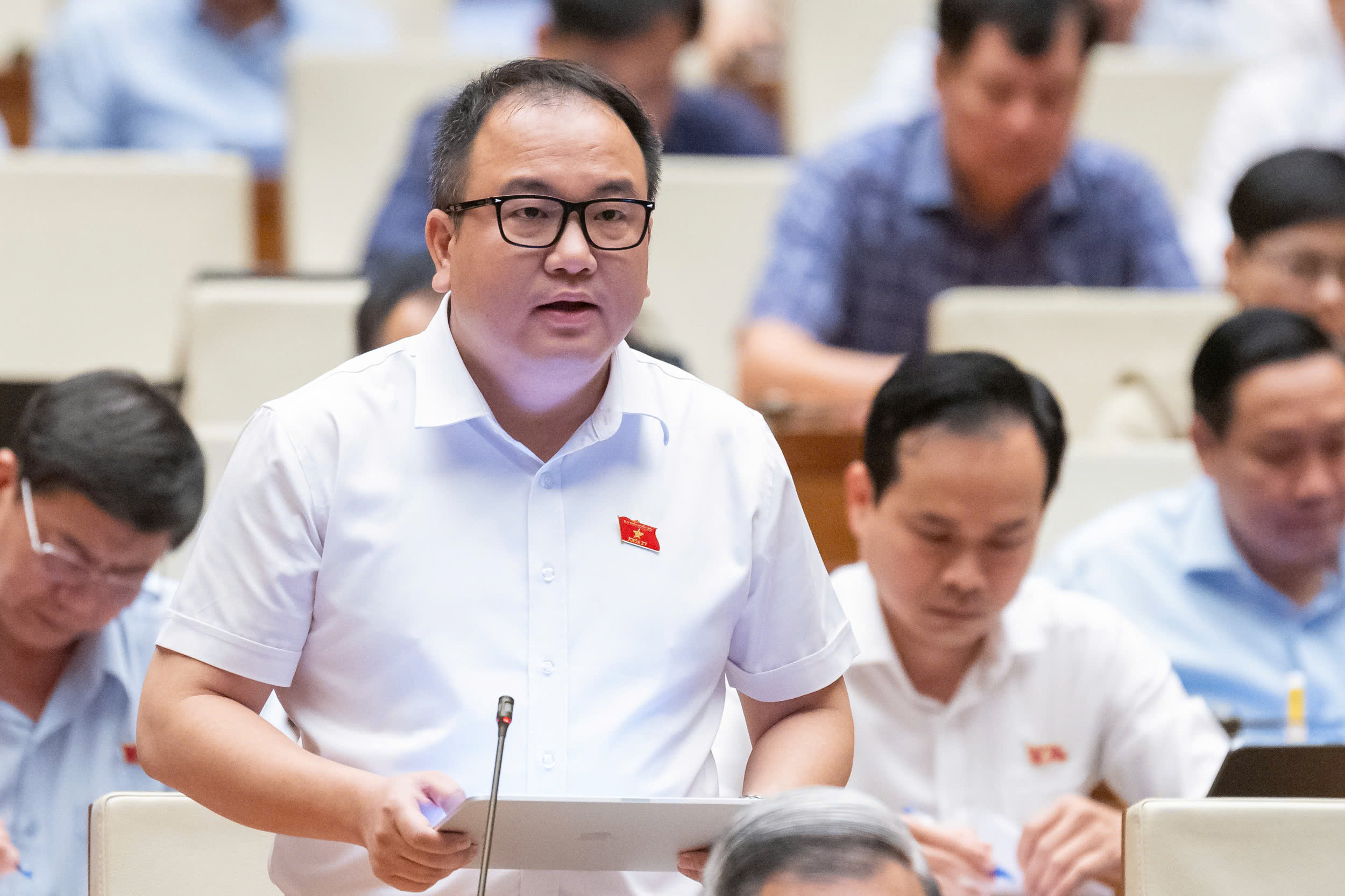 ĐBQH: Cần giữ quyền được chất vấn Chánh án TAND, Viện trưởng VKSND- Ảnh 2. ĐBQH: Cần giữ quyền được chất vấn Chánh án TAND, Viện trưởng VKSND- Ảnh 2.