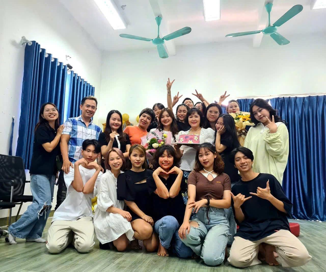 Đạo diễn Lê Hoài Trung: Người thắp lửa đam mê cho thế hệ diễn viên trẻ- Ảnh 5. Đạo diễn Lê Hoài Trung: Người thắp lửa đam mê cho thế hệ diễn viên trẻ- Ảnh 5.