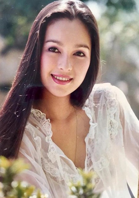 "Nữ hoàng ảnh lịch" Diễm My: Sở hữu biệt thự sang trọng 3.000m2 cùng du thuyền đắt đỏ, U70 nhan sắc vẫn rạng ngời- Ảnh 2. "Nữ hoàng ảnh lịch" Diễm My: Sở hữu biệt thự sang trọng 3.000m2 cùng du thuyền đắt đỏ, U70 nhan sắc vẫn rạng ngời- Ảnh 2.