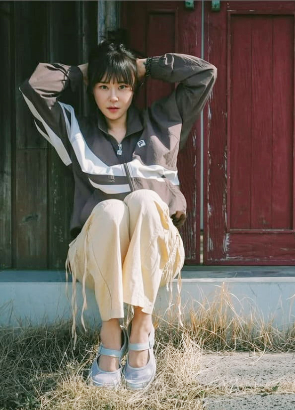 Lý do gì khiến minh tinh hạng A lựa chọn rời xa showbiz, đi làm công nhân vệ sinh, rửa bát thuê?- Ảnh 5. Lý do gì khiến minh tinh hạng A lựa chọn rời xa showbiz, đi làm công nhân vệ sinh, rửa bát thuê?- Ảnh 5.