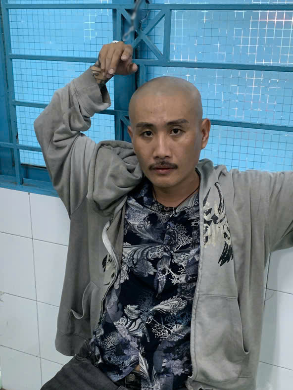 Công an Vĩnh Long bắt đối tượng truy nã đặc biệt nguy hiểm- Ảnh 1. Công an Vĩnh Long bắt đối tượng truy nã đặc biệt nguy hiểm- Ảnh 1.