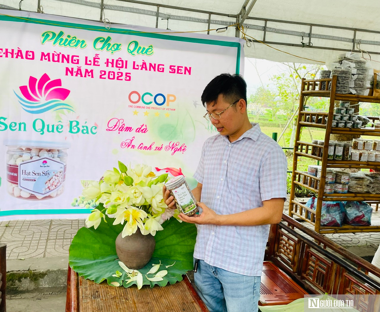 Tháng Năm về, ngắm hoa sen bình dị ở quê Bác- Ảnh 12.