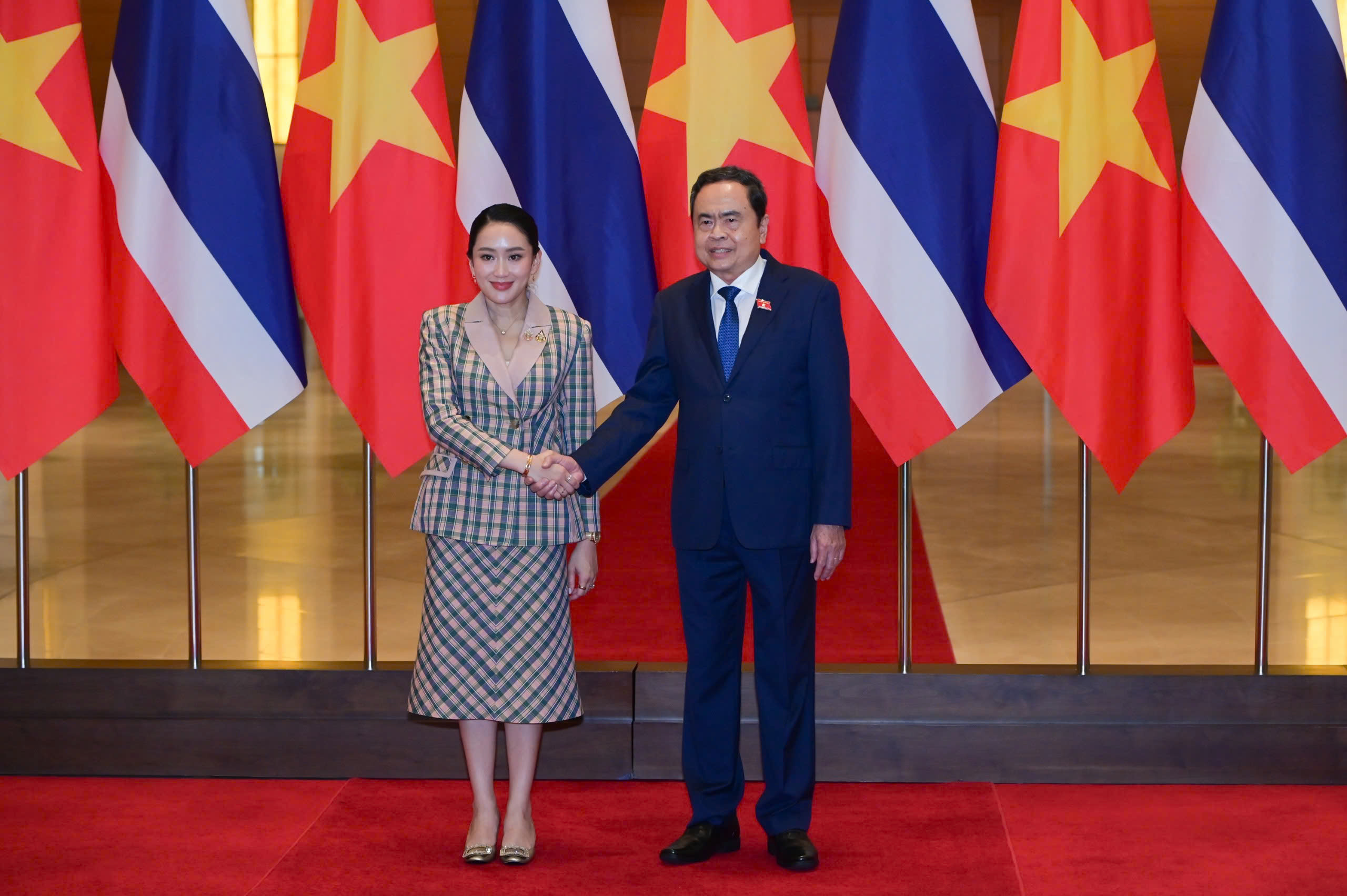 Chủ tịch Quốc hội Trần Thanh Mẫn hội kiến Thủ tướng Thái Lan - Ảnh 1. Chủ tịch Quốc hội Trần Thanh Mẫn hội kiến Thủ tướng Thái Lan - Ảnh 1.