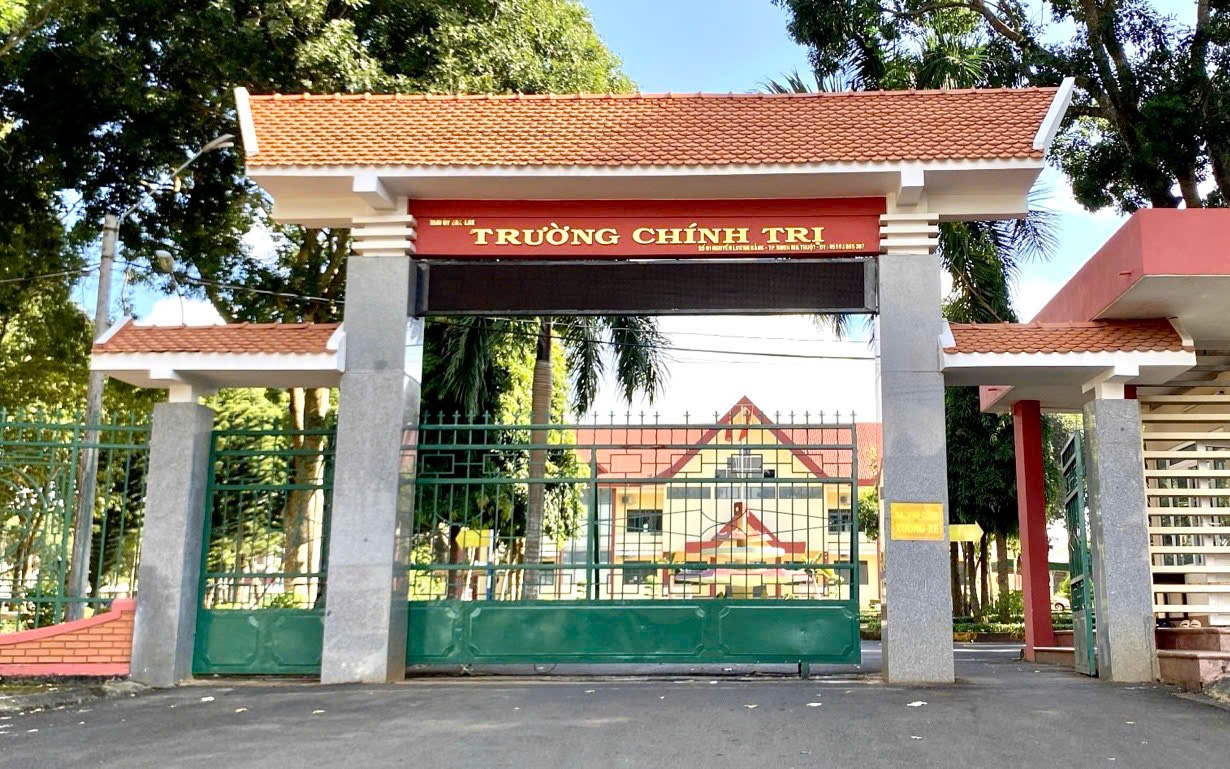 Kỷ luật Cảnh cáo Kế toán trưởng Trường Chính trị tỉnh Đắk Lắk