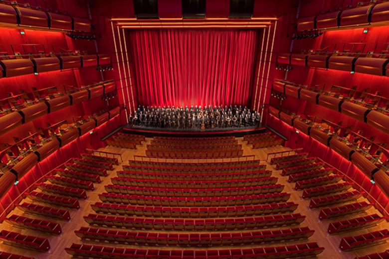 Soi kiến trúc “độc nhất vô nhị” của Nhà hát Opera Hà Nội tại Hồ Tây- Ảnh 5.