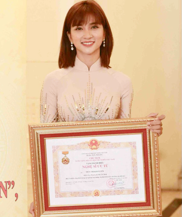 NSƯT Kim Tuyến - mỹ nhân tài sắc của màn ảnh Việt, sở hữu nhà mặt tiền Quận 1, U40 vẫn lẻ bóng- Ảnh 3. NSƯT Kim Tuyến - mỹ nhân tài sắc của màn ảnh Việt, sở hữu nhà mặt tiền Quận 1, U40 vẫn lẻ bóng- Ảnh 3.