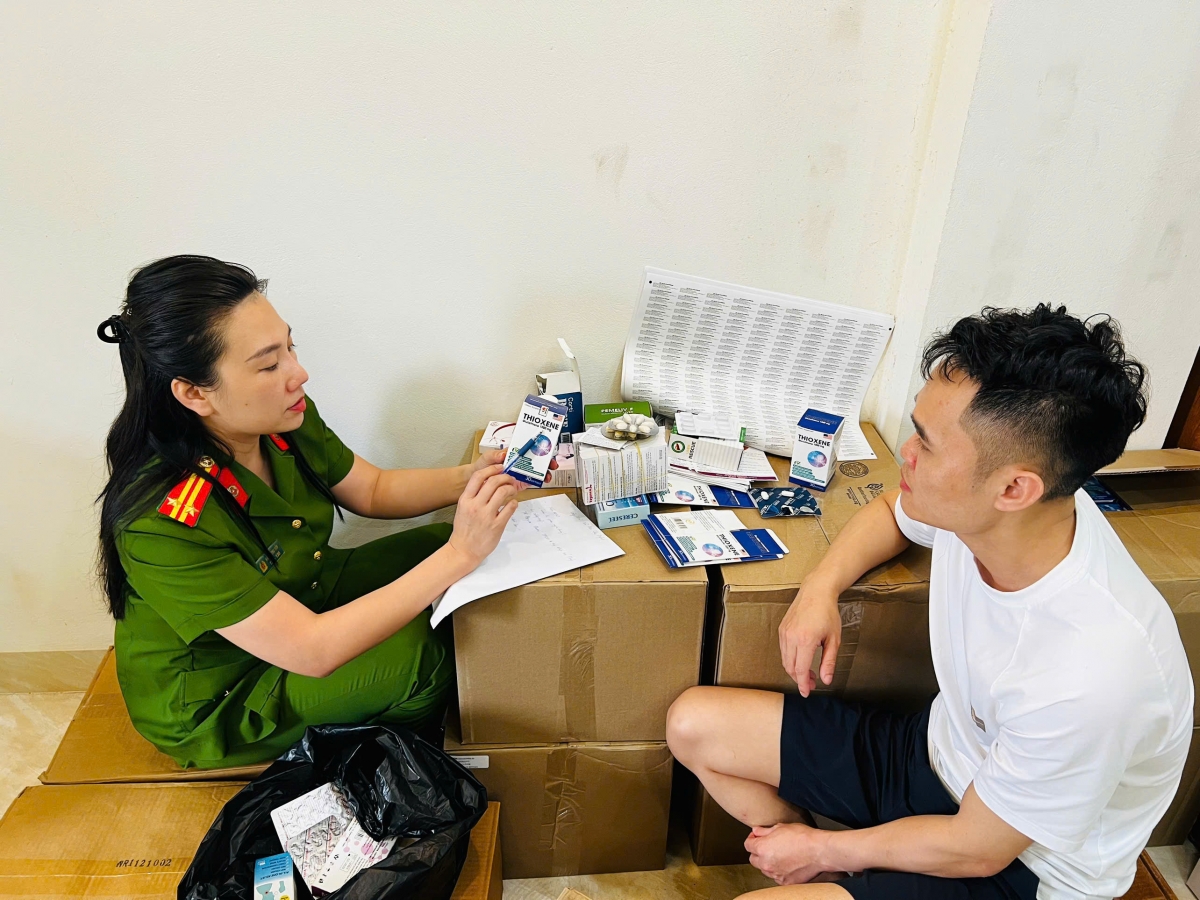 Vụ sản xuất 100 tấn thuốc giả tại Hà Nội: Được bán ở các hiệu thuốc và nhiều bệnh viện- Ảnh 13. Vụ sản xuất 100 tấn thuốc giả tại Hà Nội: Được bán ở các hiệu thuốc và nhiều bệnh viện- Ảnh 13.