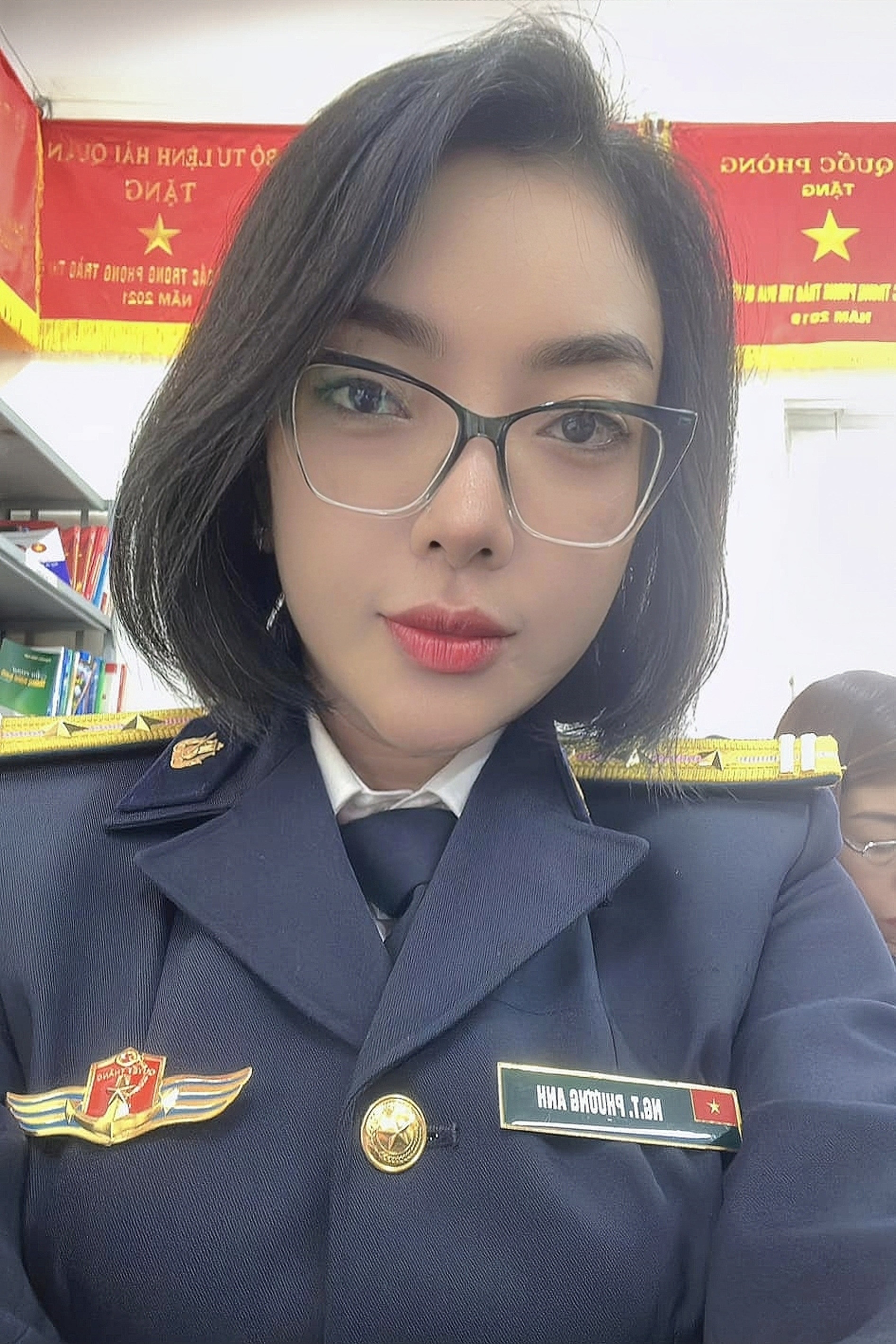 Nữ NSƯT là Thượng tá trẻ nhất, cuộc sống viên mãn sau nhiều biến cố- Ảnh 3. Nữ NSƯT là Thượng tá trẻ nhất, cuộc sống viên mãn sau nhiều biến cố- Ảnh 3.
