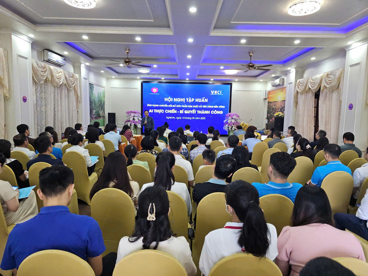 Nghệ An: Gỡ "nút thắt" để tạo đột phá trong chuyển đổi số và phát triển khoa học công nghệ- Ảnh 4. Nghệ An: Gỡ "nút thắt" để tạo đột phá trong chuyển đổi số và phát triển khoa học công nghệ- Ảnh 4.