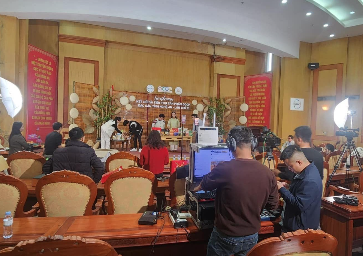 Nghệ An: Gỡ "nút thắt" để tạo đột phá trong chuyển đổi số và phát triển khoa học công nghệ- Ảnh 5. Nghệ An: Gỡ "nút thắt" để tạo đột phá trong chuyển đổi số và phát triển khoa học công nghệ- Ảnh 5.