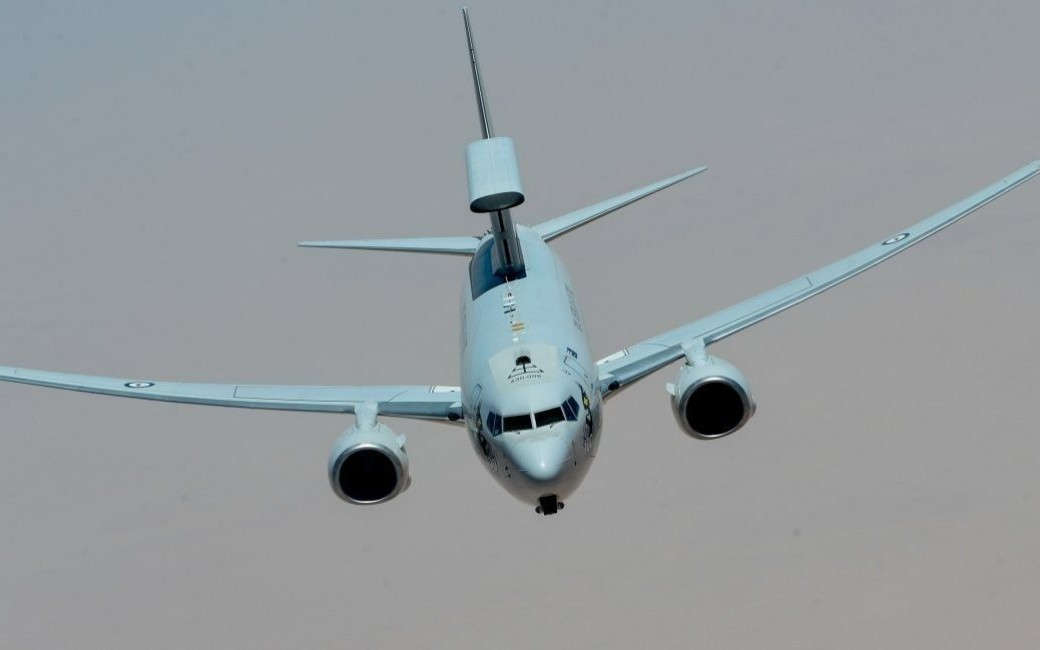 Chính quyền Tổng thống Trump muốn loại bỏ máy bay cảnh báo sớm AWACS: Cuộc cách mạng hay rủi ro?