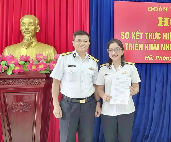 Nữ NSƯT là Thượng tá trẻ nhất, cuộc sống viên mãn sau nhiều biến cố- Ảnh 5. Nữ NSƯT là Thượng tá trẻ nhất, cuộc sống viên mãn sau nhiều biến cố- Ảnh 5.