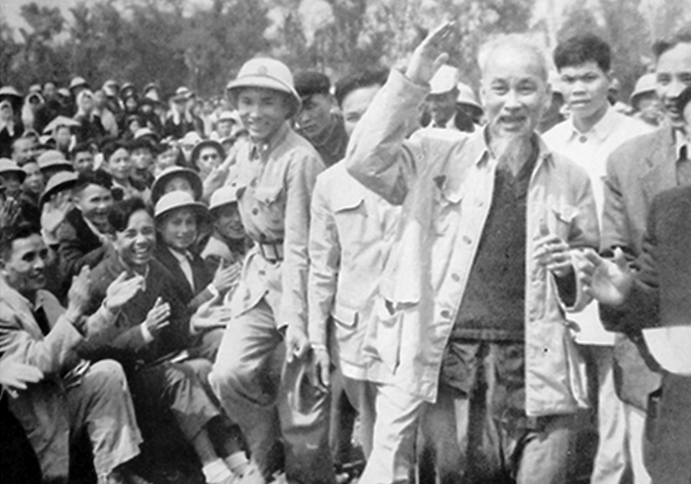 “Thần linh pháp quyền” trong tư tưởng Hồ Chí Minh- Ảnh 2. “Thần linh pháp quyền” trong tư tưởng Hồ Chí Minh- Ảnh 2.