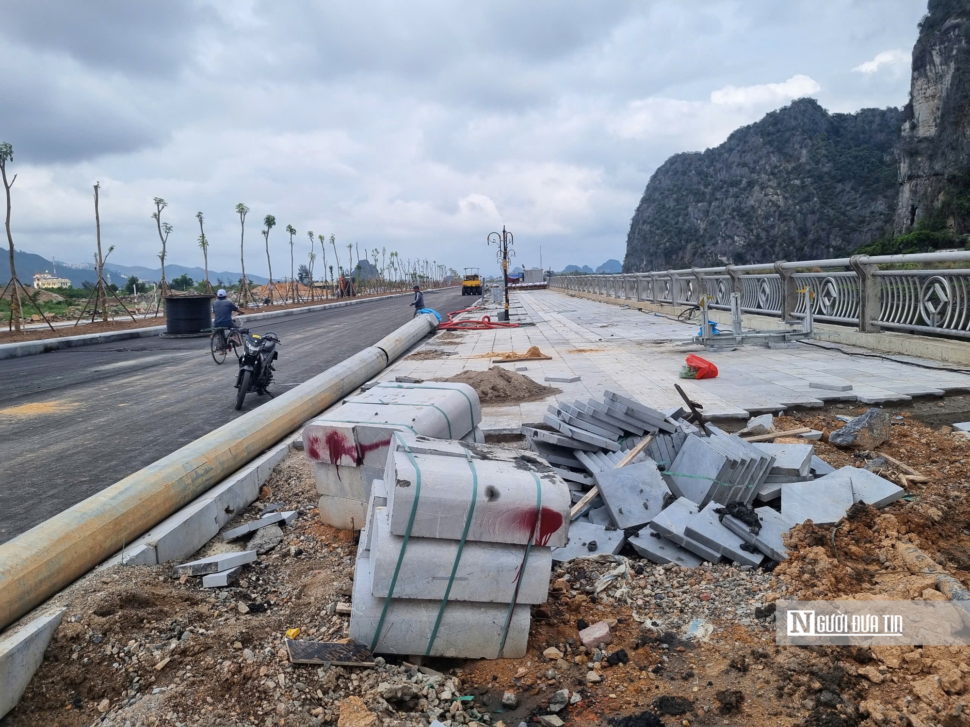 Sắp hoàn thành tuyến đường bao biển ven vịnh di sản- Ảnh 3. Sắp hoàn thành tuyến đường bao biển ven vịnh di sản- Ảnh 3.