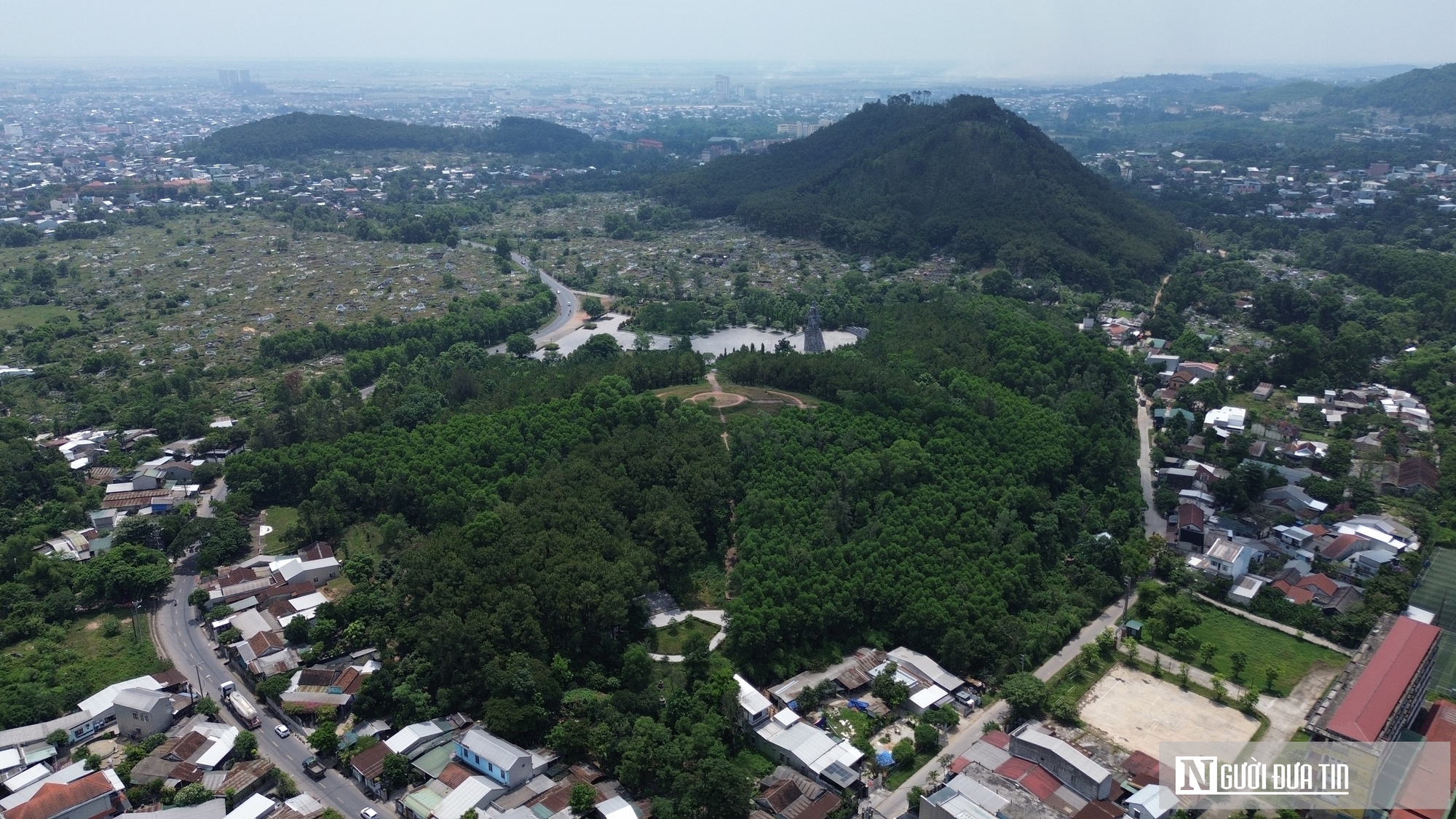Khung cảnh yên bình nơi tưởng niệm thân mẫu Chủ tịch Hồ Chí Minh ở Huế- Ảnh 1. Khung cảnh yên bình nơi tưởng niệm thân mẫu Chủ tịch Hồ Chí Minh ở Huế- Ảnh 1.