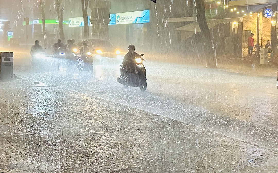 Dự báo thời tiết ngày 19/5: Đợt mưa to ở miền Bắc kéo dài đến khi nào?- Ảnh 1.