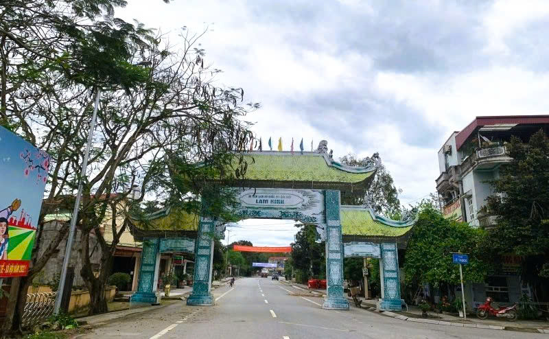 Mưa gió khiến cổng chào khu di tích Lam Kinh bị đổ sập- Ảnh 2. Mưa gió khiến cổng chào khu di tích Lam Kinh bị đổ sập- Ảnh 2.