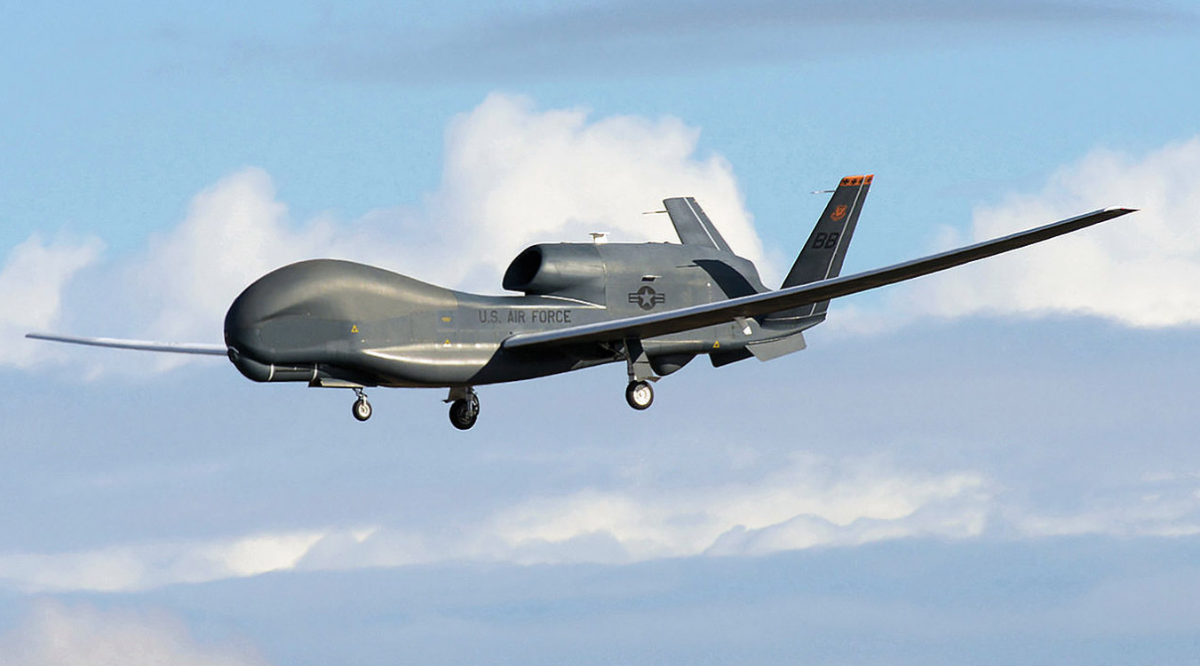 UAV trinh sát siêu khổng lồ RQ-4B Global Hawk trở lại Biển Đen- Ảnh 1. UAV trinh sát siêu khổng lồ RQ-4B Global Hawk trở lại Biển Đen- Ảnh 1.