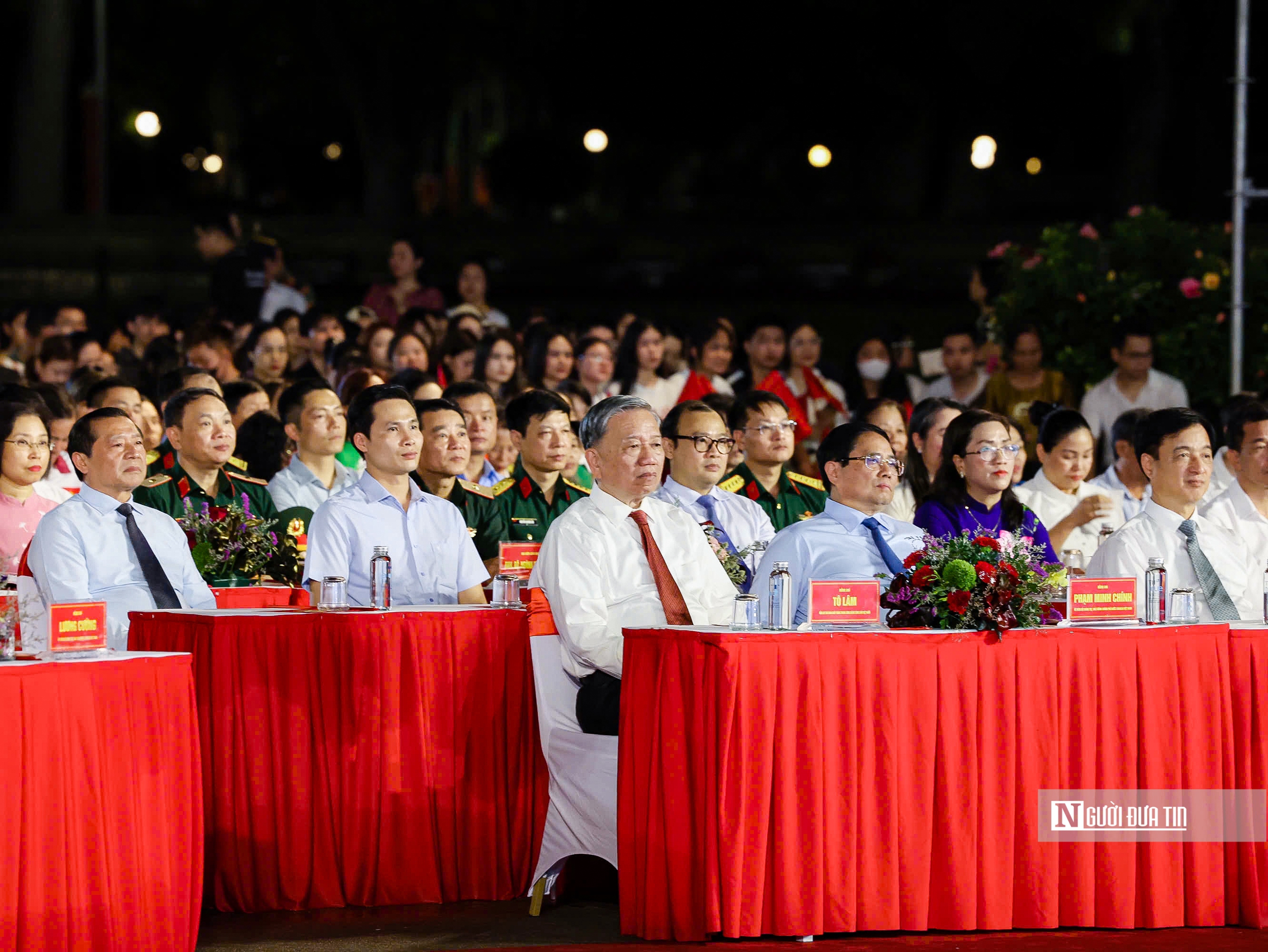 Đặc sắc chương trình nghệ thuật “Người là Hồ Chí Minh”- Ảnh 4. Đặc sắc chương trình nghệ thuật “Người là Hồ Chí Minh”- Ảnh 4.