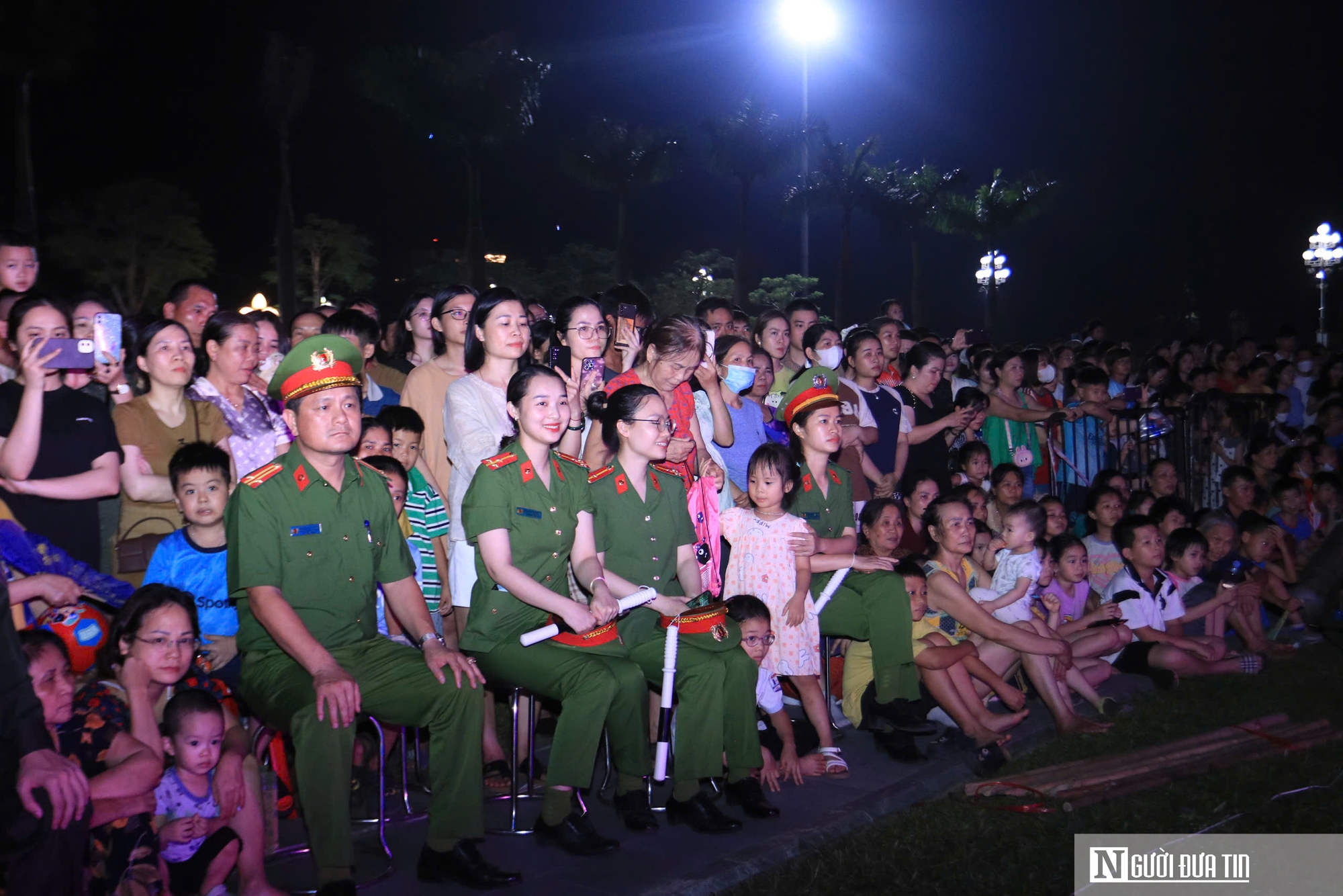 “Hồ Chí Minh – Người là niềm tin tất thắng”- Ảnh 3. “Hồ Chí Minh – Người là niềm tin tất thắng”- Ảnh 3.