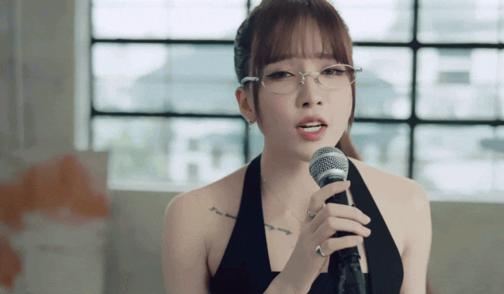Thiều Bảo Trâm nhận Thiều Bảo Trâm nhận