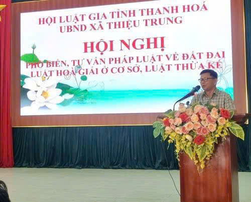 Hội Luật gia tỉnh Thanh Hóa tuyên truyền Luật Đất đai cho cán bộ địa phương- Ảnh 1. Hội Luật gia tỉnh Thanh Hóa tuyên truyền Luật Đất đai cho cán bộ địa phương- Ảnh 1.