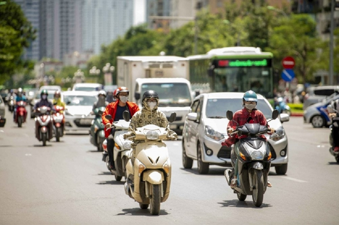 Dự báo thời tiết ngày 3/5: Miền Bắc nắng nóng gắt gắt trước khi mưa to ập về- Ảnh 1. Dự báo thời tiết ngày 3/5: Miền Bắc nắng nóng gắt gắt trước khi mưa to ập về- Ảnh 1.