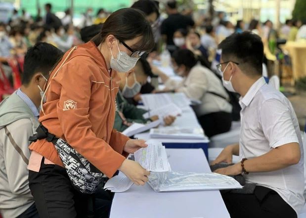 Người lao động nhận trợ cấp thất nghiệp có phải đóng thuế thu nhập cá nhân?- Ảnh 1. Người lao động nhận trợ cấp thất nghiệp có phải đóng thuế thu nhập cá nhân?- Ảnh 1.